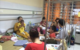 Bác sĩ nhường phòng vì quá tải bệnh nhi mắc sởi