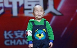 "Cậu bé 3 tuổi gây sốt" hoá thân thành... bé gái nông thôn