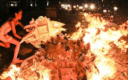 Trước hủ tục đốt vàng mã: Cúng rằm tháng 7 thế nào cho đúng?