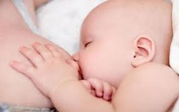 Bú sữa mẹ giúp trẻ giảm nhiễm trùng