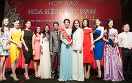 Dàn “chân dài” lộng lẫy giữa thời tiết nóng nực của Hà Nội