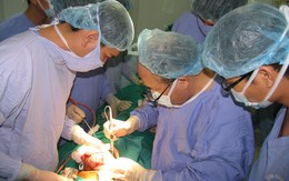 Bác sĩ kể chuyện nối lại "của quý" cho nam thanh niên tự cắt vì ngáo đá