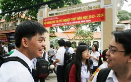 Cận cảnh thí sinh buồn vui lẫn lộn sau môn thi đầu tiên