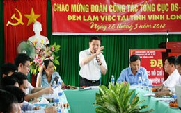 Tổng cục trưởng DS-KHHGĐ làm việc tại Vĩnh Long