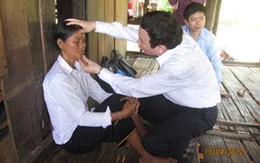 Đoàn công tác Bộ Y tế khảo sát điều trị bệnh viêm da bàn tay, bàn chân
