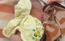 Một bé gái bị bỏ rơi tại bệnh viện Huế