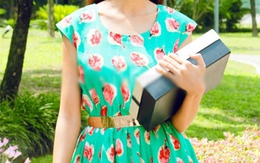 Chọn váy hoa sành như sao Việt