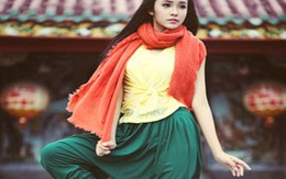 Bảo Trân 'nghịch' với váy áo sắc màu