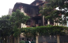 Biệt thự bốc cháy trong đêm 