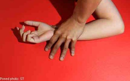 Người mẫu bị bạn trai tống tiền bằng ảnh 'nóng'