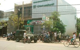 Tiền tỷ văng tung tóe, dân nhao nhao nhặt