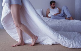 Mỗi lần muốn "yêu", một lần năn nỉ