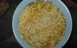 Mỳ tôm chiên sấy trăm độ vẫn có đỉa? 