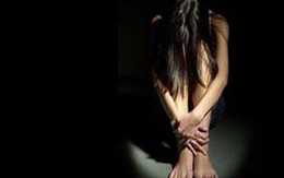 Dắt vợ sắp cưới đi vá… trinh để che mắt mẹ chồng 
