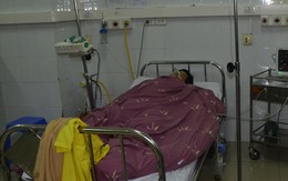 Hai học sinh bị chém trọng thương khi đang chờ xe buýt