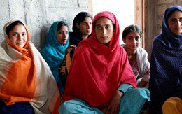 Một phụ nữ Pakistan bị gia đình ném đá đến chết vì kết hôn trái ý