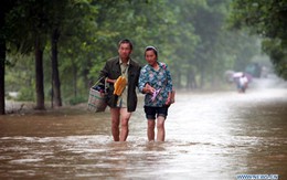 Mưa lũ hoành hành miền nam Trung Quốc, 26 người chết