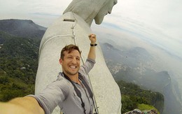 Chụp ảnh "tự sướng" trên đỉnh tượng chúa ở Rio de Janeiro