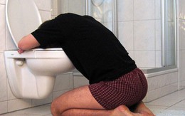 Cậu bé 14 tuổi bỗng nhiên nôn ra hàng loạt đồ vật lạ