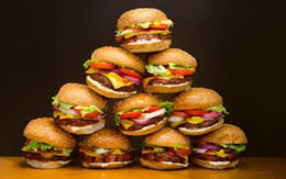 Bà mẹ 4 con vô địch cuộc thi ăn hamburger