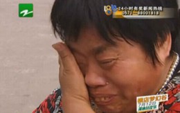 Phẫn nộ con trai không chịu gặp mẹ vì mẹ "quá xấu xí"