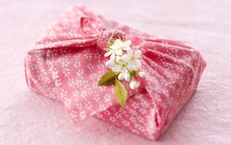 Muôn vàn cách gói quà bằng vải khiến bạn ngất ngây