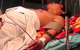 Phép màu giúp chàng công nhân sống sót sau 5 ngày bị chôn vùi dưới kho lạnh