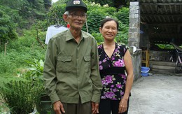 Hoa nở trên công trường đá 