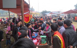 Lễ hội chọi trâu Vĩnh Phúc: Người dân “được mùa chặt chém”