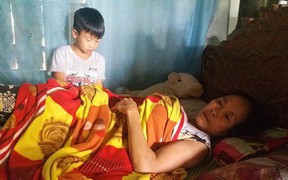 Xót xa gia cảnh chú bé nghèo ôm ước mơ trở thành bác sĩ