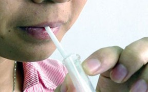 Máy thử rụng trứng bằng nước bọt, chính xác đến đâu?