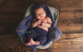 Ngắm những khoảnh khắc vô cùng bình yên khi bé sơ sinh ngủ