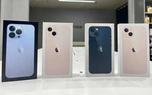 iPhone 13 xách tay "bay giá" hơn 10 triệu đồng chỉ sau vài ngày hàng chính hãng lên kệ