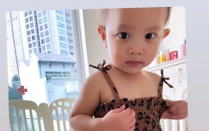 Lisa nhà Hồ Ngọc Hà lần đầu được diện bikini 2 mảnh nhưng lại lộ ngay chiếc bụng tròn xoe