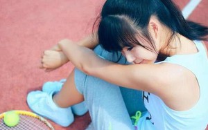 Bé gái học lớp 2 đã có kinh nguyệt, ngực phát triển "như người lớn": Tiết lộ 5 nguyên nhân gây dậy thì sớm cho trẻ mà bố mẹ chính là "thủ phạm"