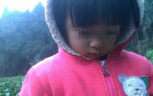 Chồng vừa mất, con gái đã gọi gã hàng xóm là "bố": Bà mẹ lén theo dõi lập tức báo cảnh sát