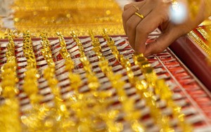 Giá vàng hôm nay 23/11: Tiếp tục giảm giá mạnh