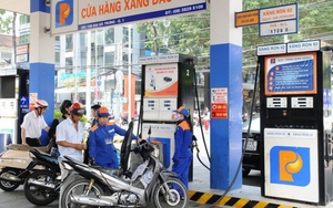 Sau nhiều lần tăng mạnh, từ 15 chiều nay, giá xăng dầu chính thức giảm từ 110 đồng/lít
