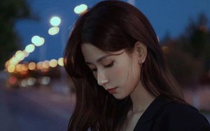 Nghe người yêu nhắc nhở nhân viên chụp ảnh cưới mà tôi cay xè mắt