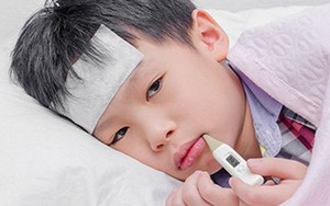 Trẻ mắc cúm A, bố mẹ nhất định phải làm điều này để phòng biến chứng cho trẻ