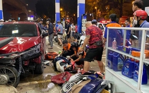 Ô tô "càn quét" cây xăng ở Hà Nội, nhiều người bị thương