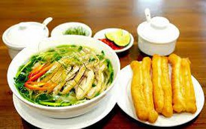 Gà sau cúng Rằm tháng 7, làm phở theo cách sau mời cả nhà ăn sáng, thêm mấy cái quẩy là hoàn hảo cho sáng Chủ nhật sau Rằm