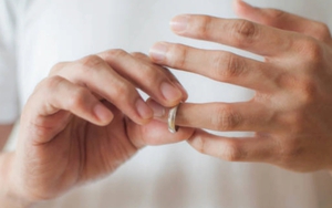 Ly hôn, dắt con rời nhà chồng, không ngờ điều chờ tôi ở nhà đẻ lại là...