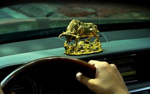 Cách đặt tượng Phật trong xe ô tô của người miền Bắc và đặt vật phẩm trong xe của người miền Nam - những lý giải phong thủy lý thú