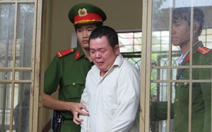 Vừa lái xe vừa rót trà uống, tài xế xe khách gây tai nạn làm 3 người chết