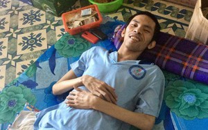 Chân dung chàng trai liệt tứ chi đầy nghị lực, viết lại cuộc đời bằng một ngón tay