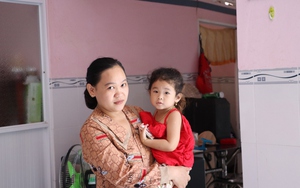 Tin 18/3: Mới biết nói 15 ngày, bé 2 tuổi ở Cà Mau đọc được chữ và số; diễn biến mới vụ 4 tiếp viên hàng không bị tạm giữ do nghi mang chất cấm từ Pháp về Việt Nam