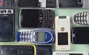 Sự trở lại của điện thoại “cục gạch”