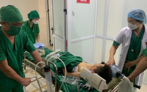 Bé trai ở Hà Nội suýt chết vì ngã vào que têm trầu nhọn