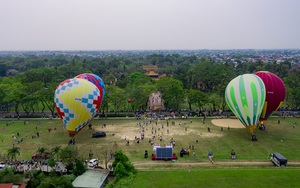 Lễ hội ở Huế đã kết thúc 45 ngày nhưng nhiều sinh viên vẫn chưa được nhận tiền thù lao